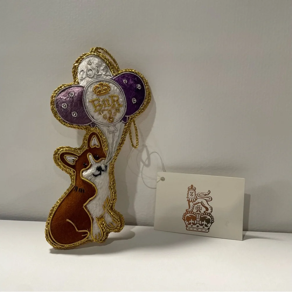 Platinum Jubilee Corgi Ornament Decoration from the British Royal Trust …